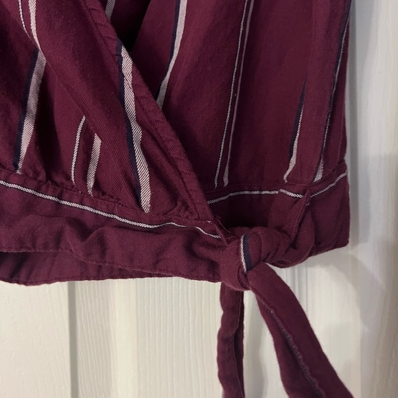 Maroon long-sleeved wrap blouse, with tie bottom at hip - Picture 5 of 5